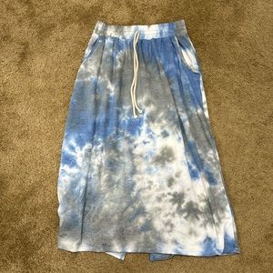 Soft casual tie dye maxi skirt. With pockets!